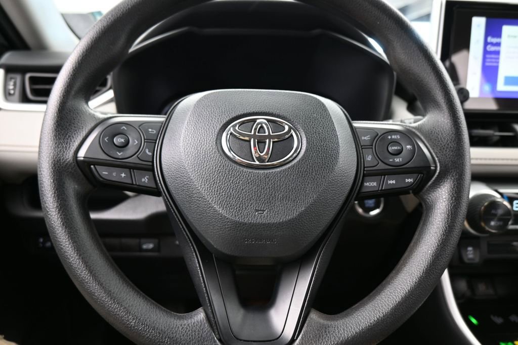 Used 2025 Toyota RAV4 XLE w/ Convenience Package FWD image 24