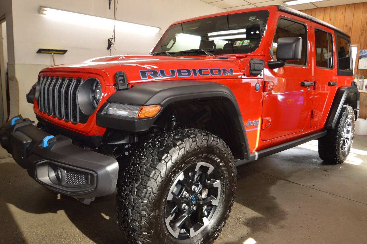 Used 2025 Jeep Wrangler Unlimited Rubicon 4xe w/ Safety Group AWD/4WD image 32