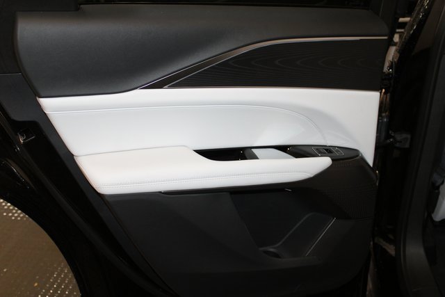 New 2026 Cadillac Lyriq Sport image 11