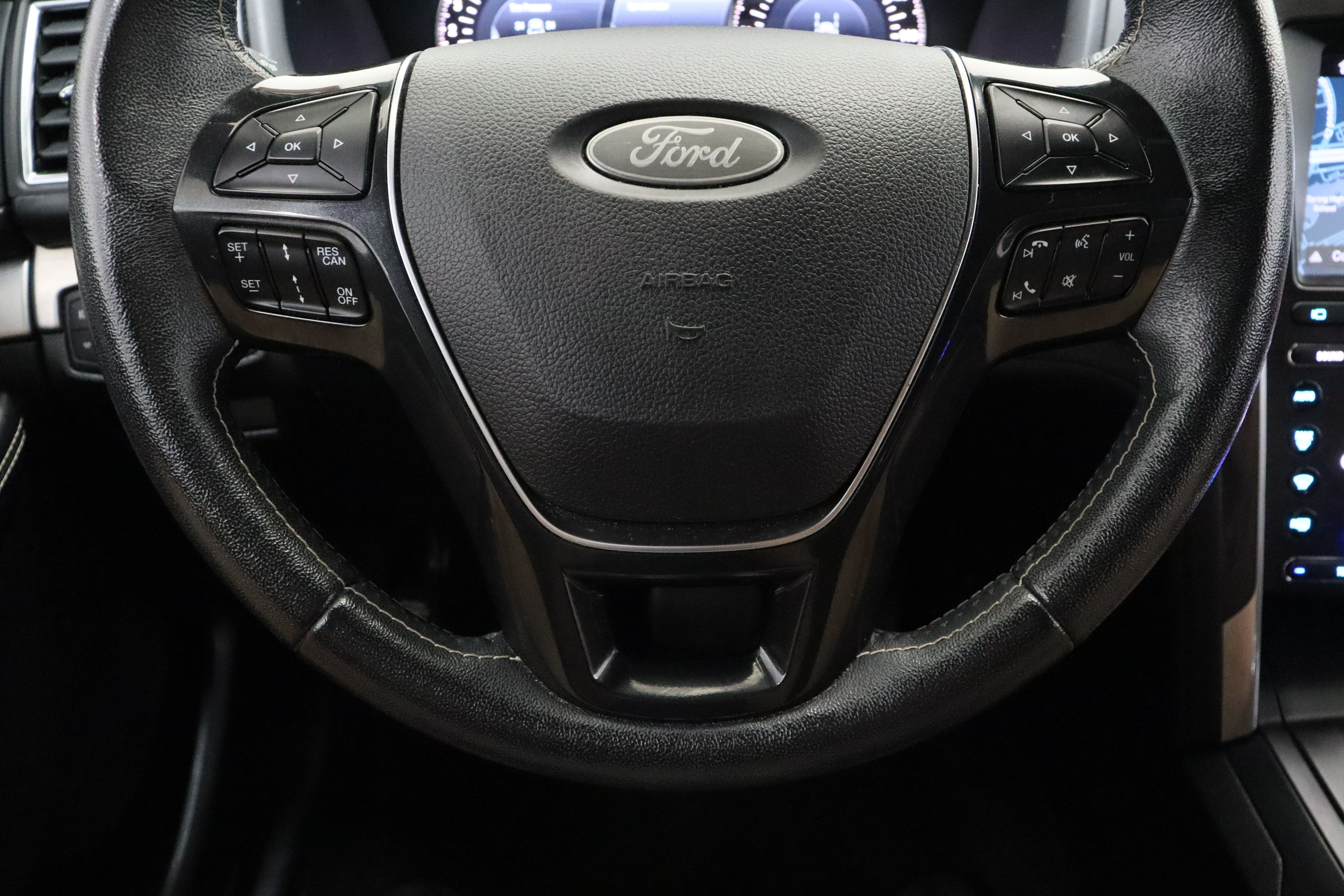 Used 2018 Ford Explorer Platinum AWD/4WD image 26