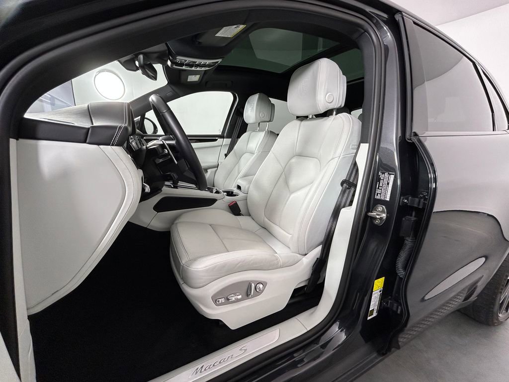 Certified 2023 Porsche Macan S AWD/4WD image 5