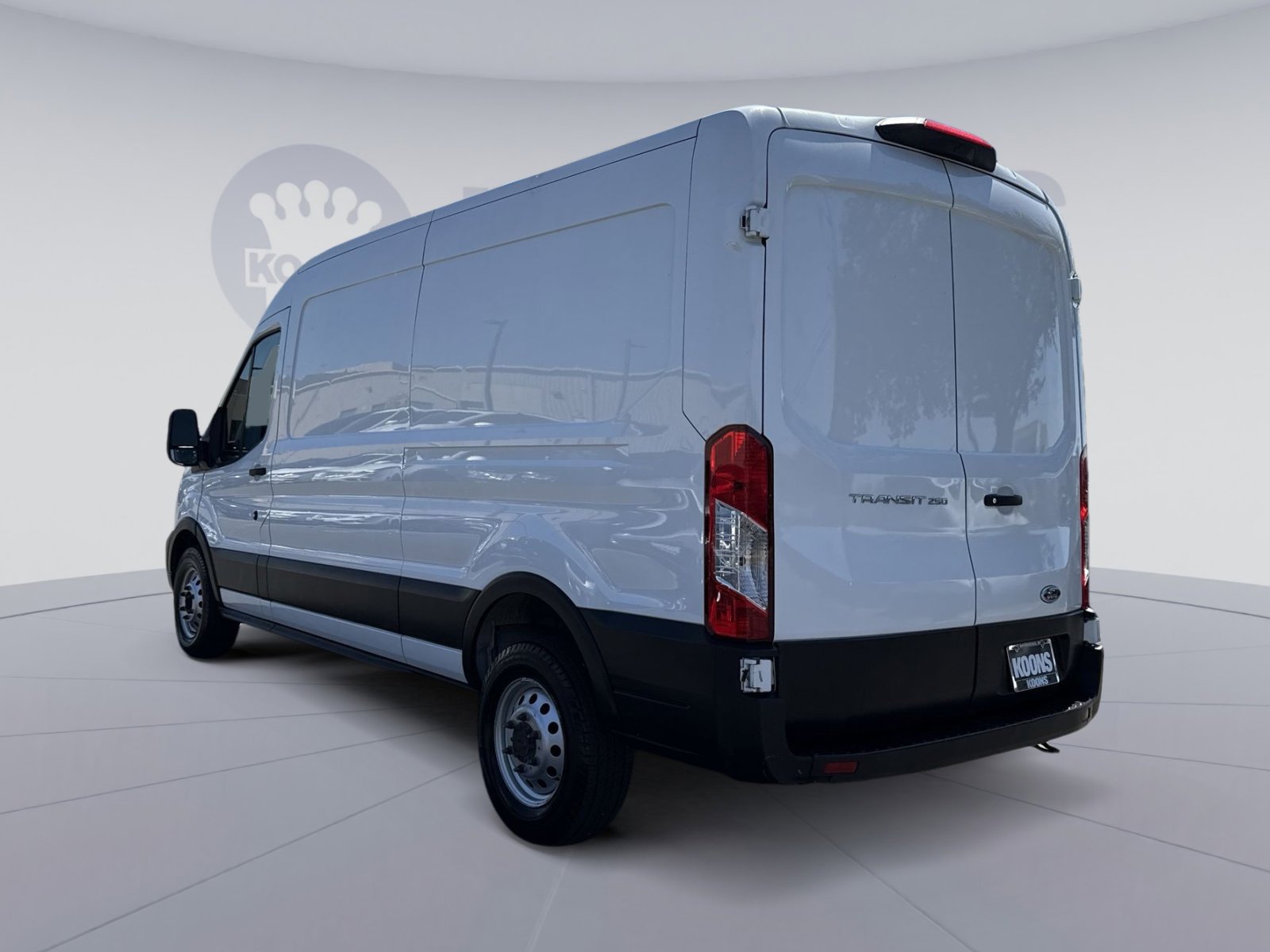 Used 2023 Ford Transit 250 Medium Roof AWD image 4