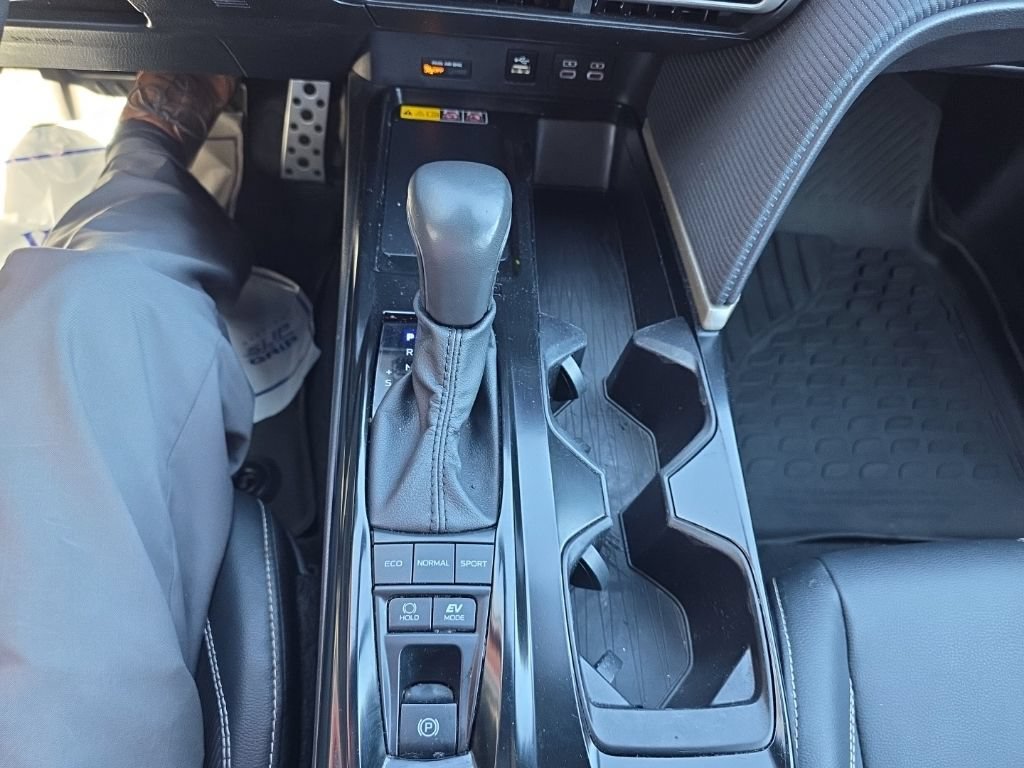 Used 2025 Toyota Camry SE FWD image 27