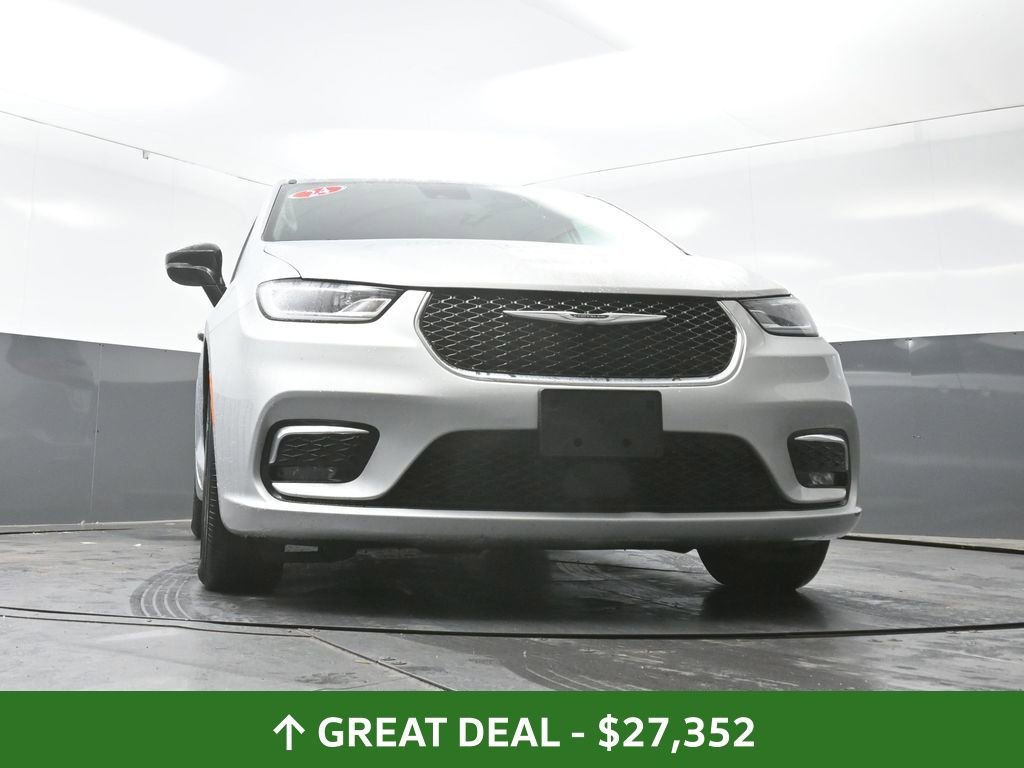 Used 2024 Chrysler Pacifica Touring-L image 52