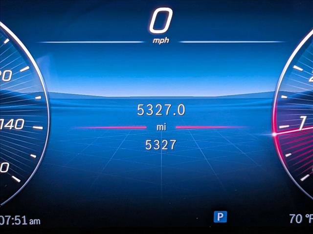 Used 2025 Mercedes-Benz GLC 300 4MATIC image 11