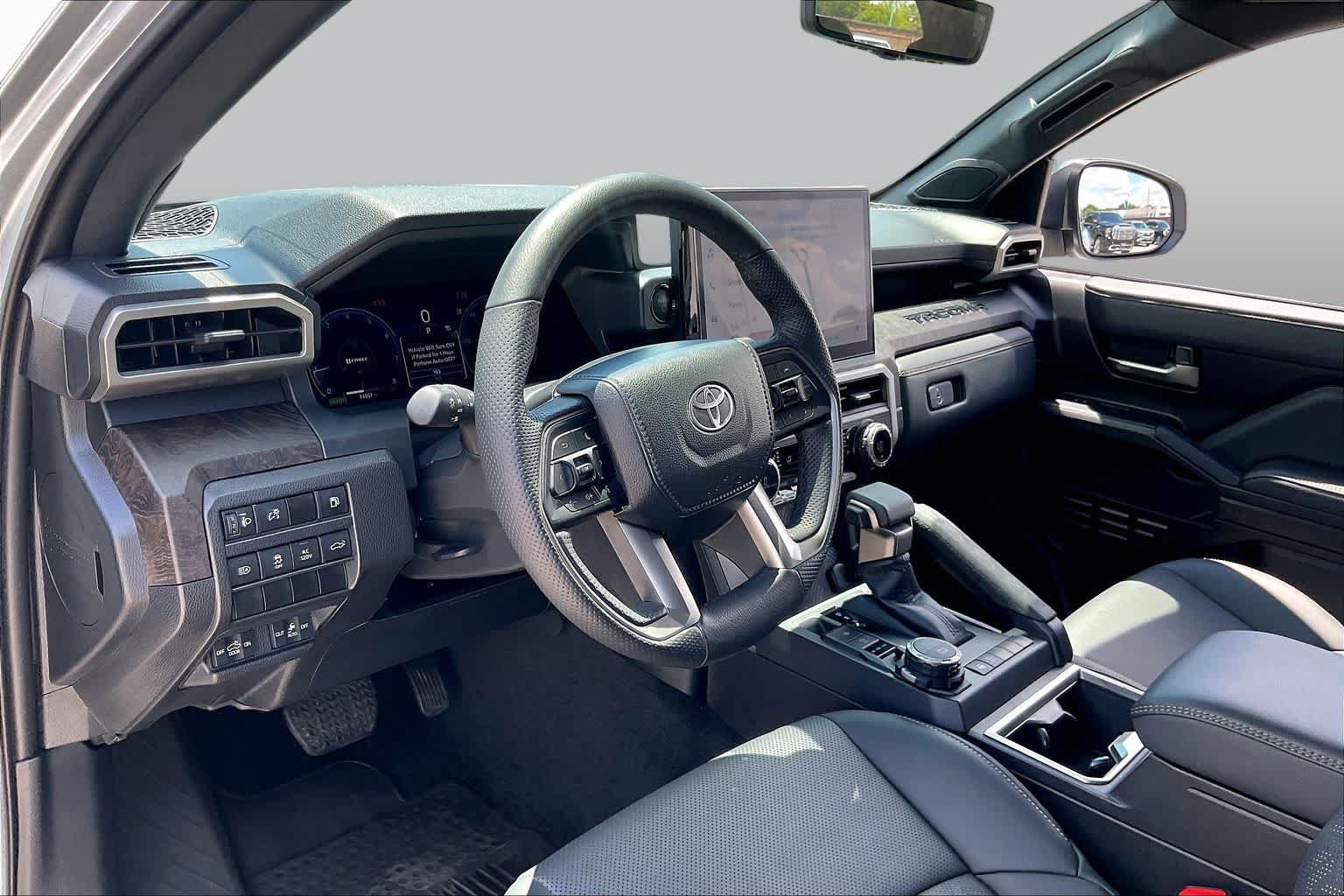 Used 2024 Toyota Tacoma Limited AWD/4WD image 17