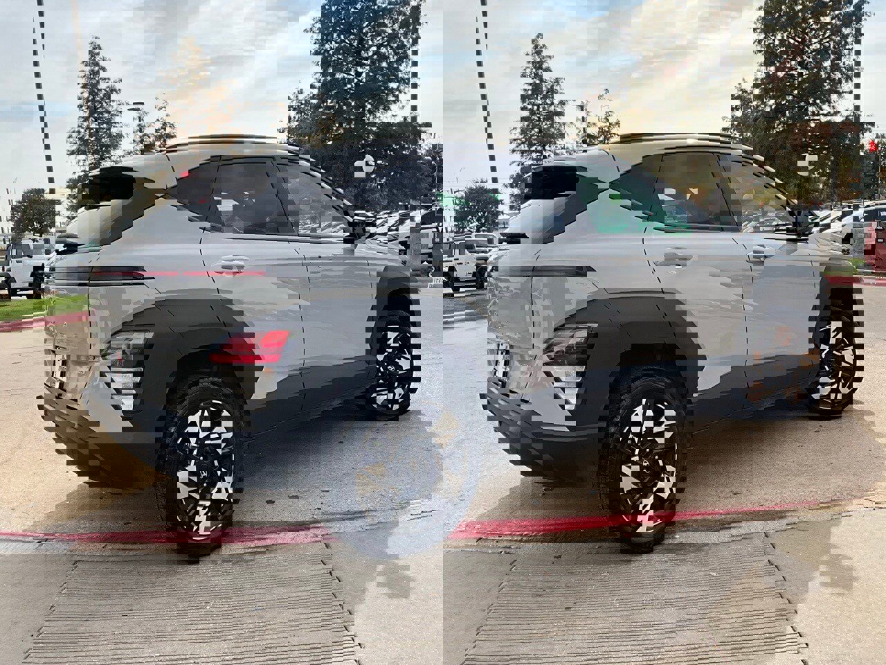 Used 2025 Hyundai Kona SEL image 6