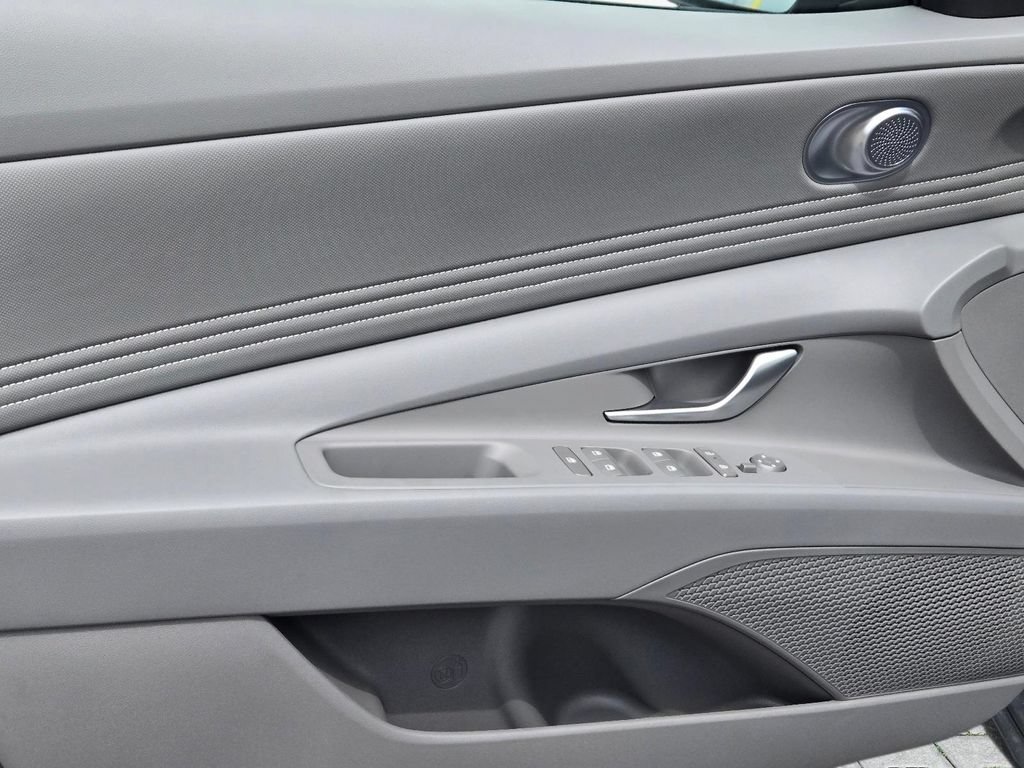 New 2026 Hyundai Elantra Sport FWD image 12