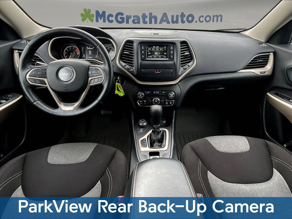 Used 2018 Jeep Cherokee Latitude w/ Cold Weather Group AWD/4WD image 10