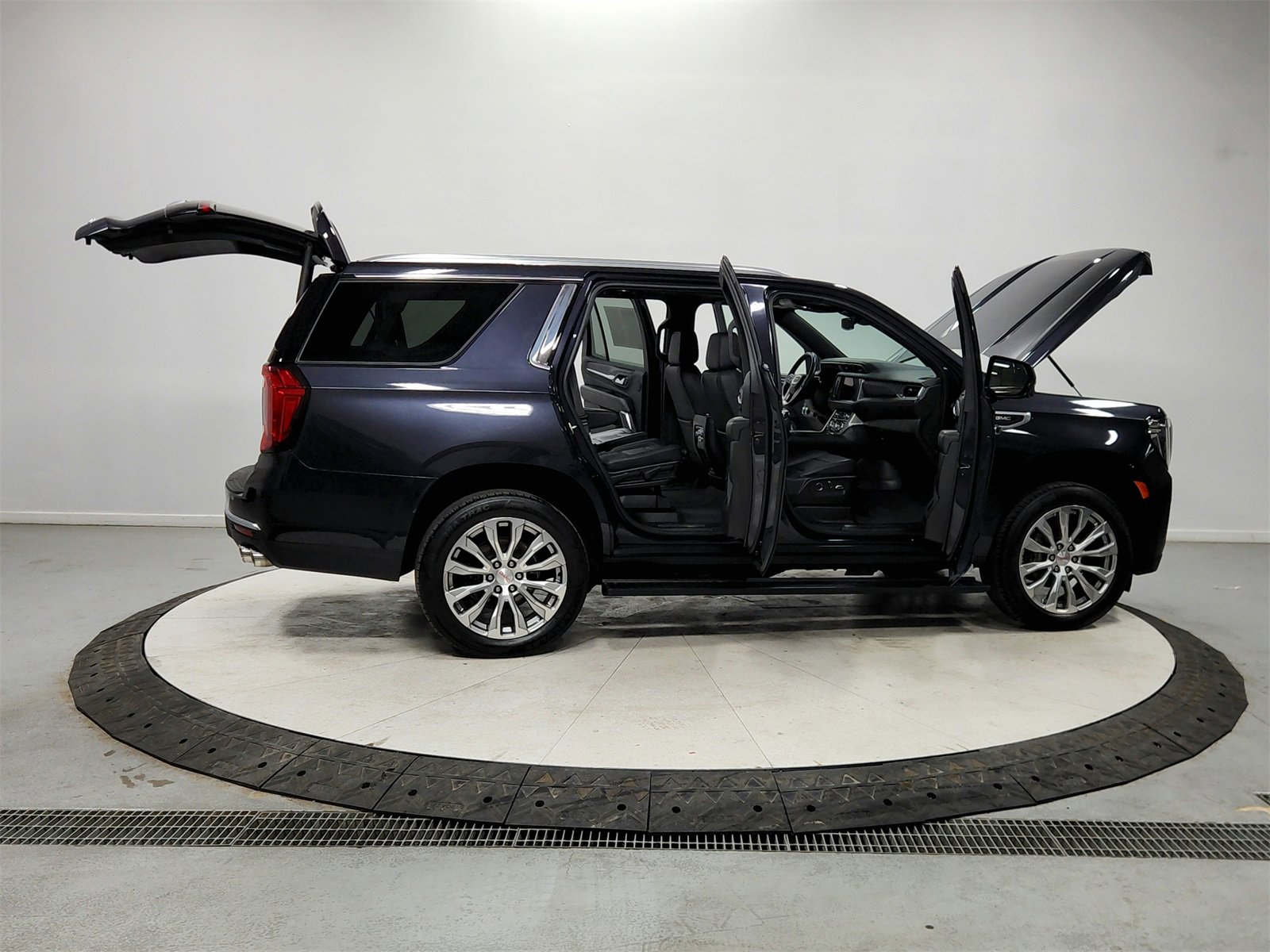 Used 2023 GMC Yukon Denali image 16