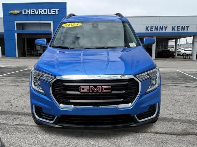 Certified 2024 GMC Terrain SLE w/ Driver Convenience Package FWD image 5