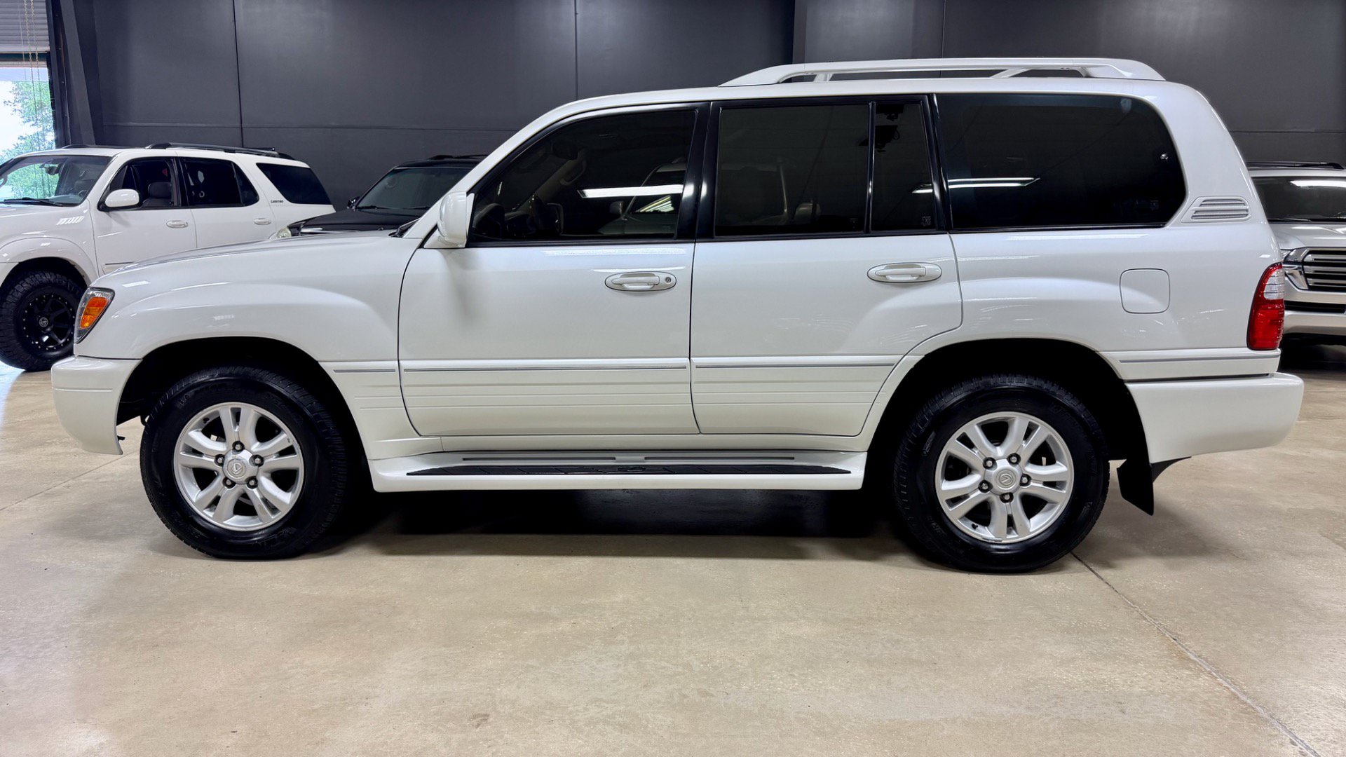 Used 2003 Lexus LX 470 4WD image 12