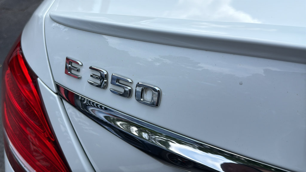Used 2020 Mercedes-Benz E 350 Sedan image 17