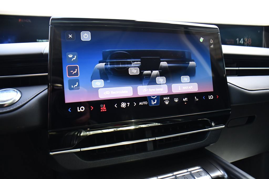 New 2026 Lincoln Nautilus Reserve w/ Jet Appearance Package AWD/4WD image 33