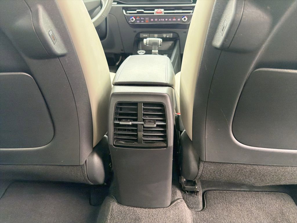 Used 2023 Kia Niro EX image 16