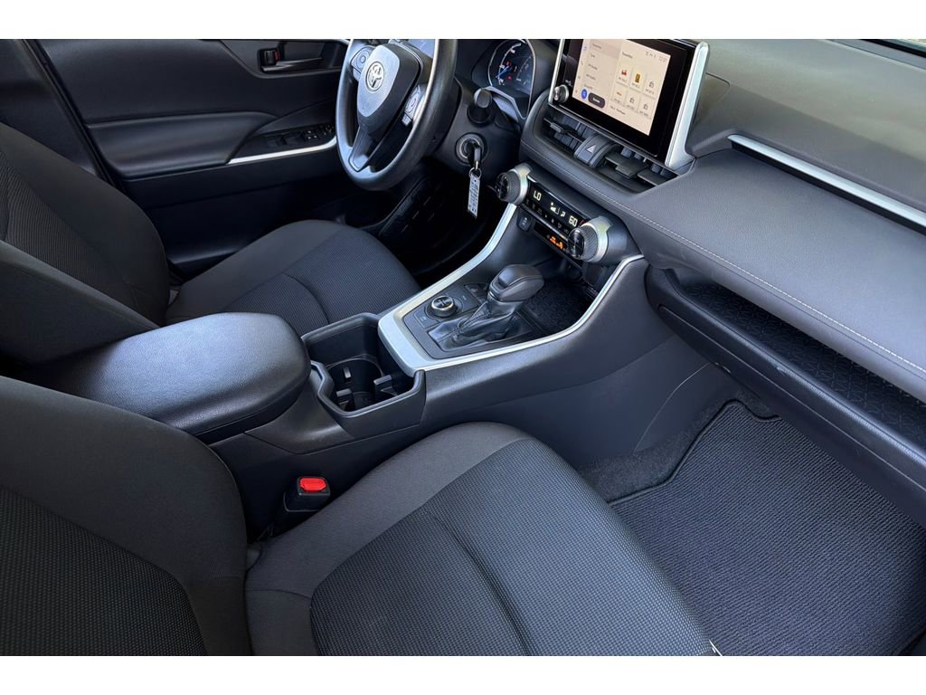 Certified 2023 Toyota RAV4 LE AWD/4WD image 18