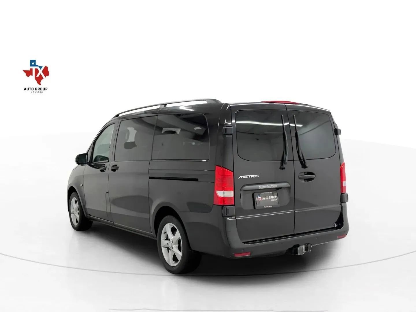 Used 2016 Mercedes-Benz Metris Passenger image 4
