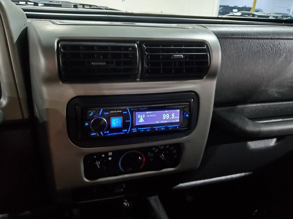 Used 2005 Jeep Wrangler Unlimited AWD/4WD image 23