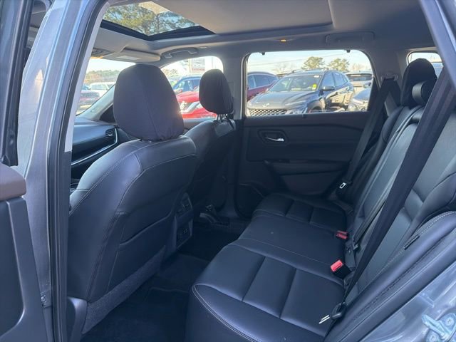 Used 2022 Nissan Rogue SL w/ SL Premium Package image 17