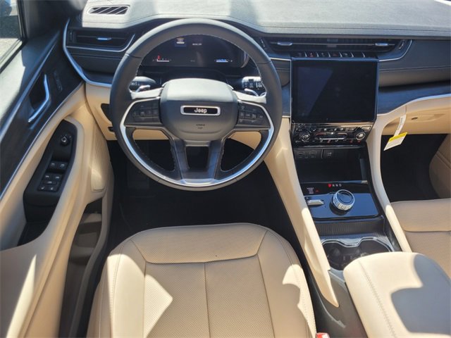 New 2025 Jeep Grand Cherokee Limited image 9