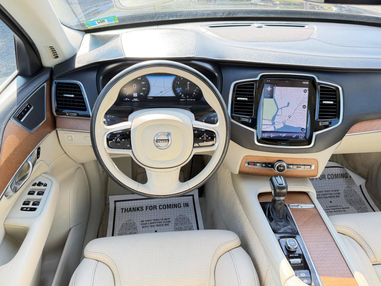 Used 2016 Volvo XC90 T6 Inscription w/ Vision Package AWD/4WD image 28