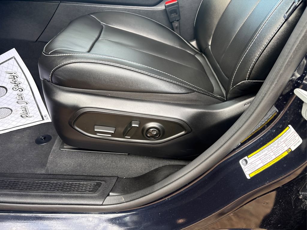 Used 2024 Jeep Grand Cherokee Limited w/ Luxury Tech Group II image 18