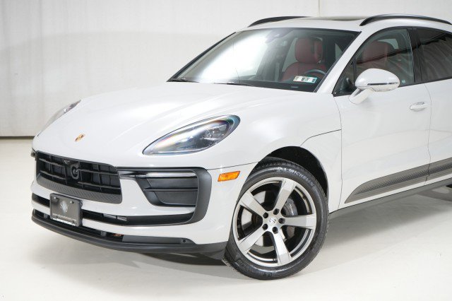 Used 2023 Porsche Macan image 6