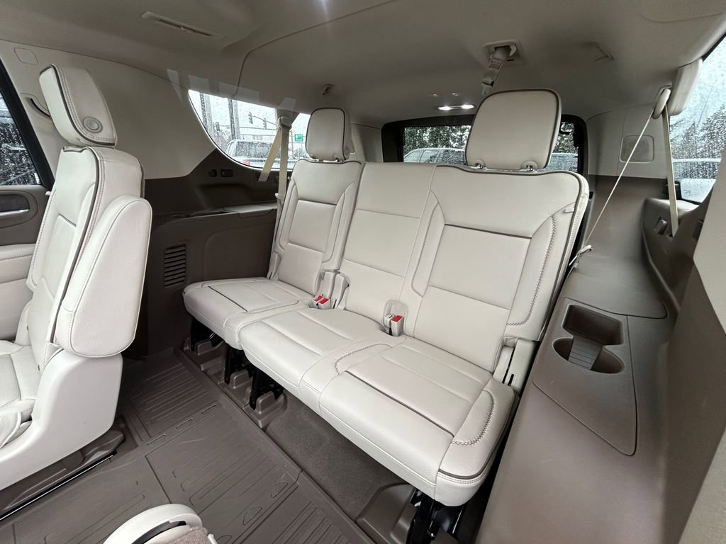 Used 2024 GMC Yukon XL Denali w/ Advanced Technology Package AWD/4WD image 35