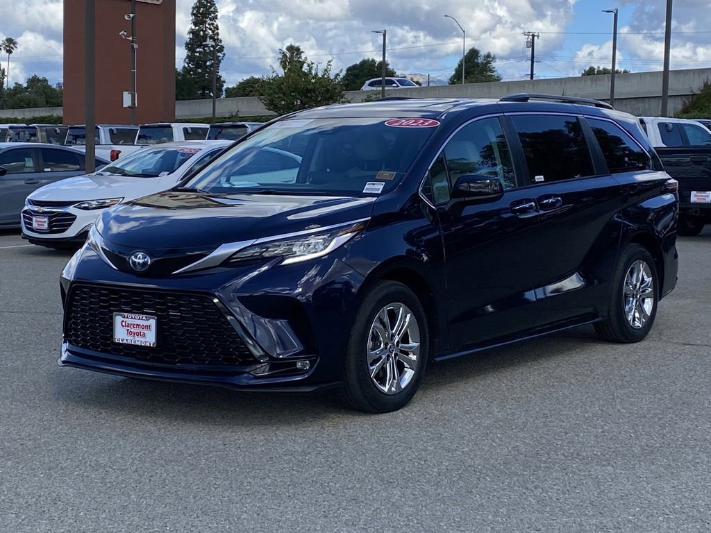 Certified 2023 Toyota Sienna XSE w/ XSE Plus Package image 39