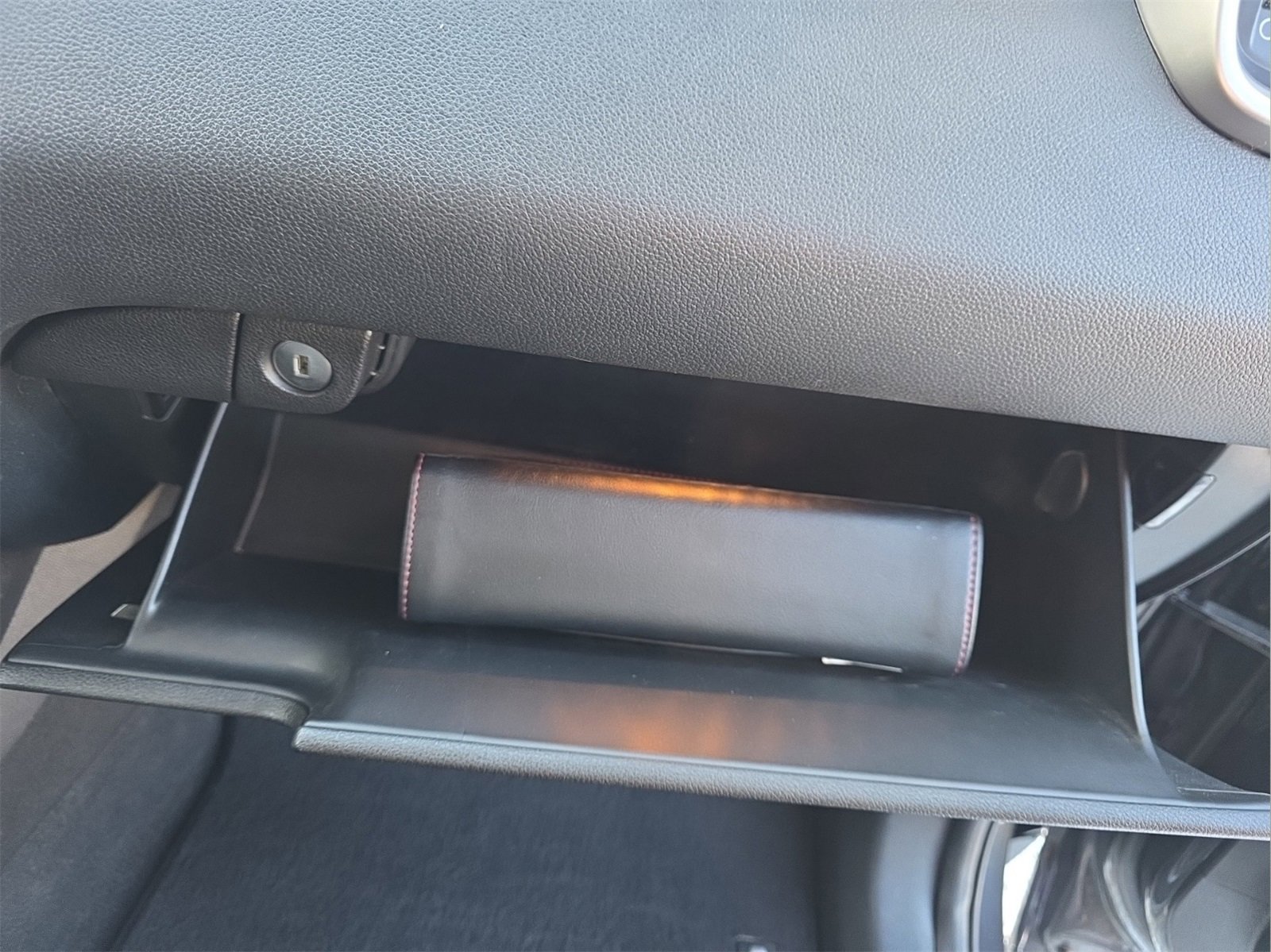 Used 2017 Kia Sorento LX w/ LX Convenience Package image 18