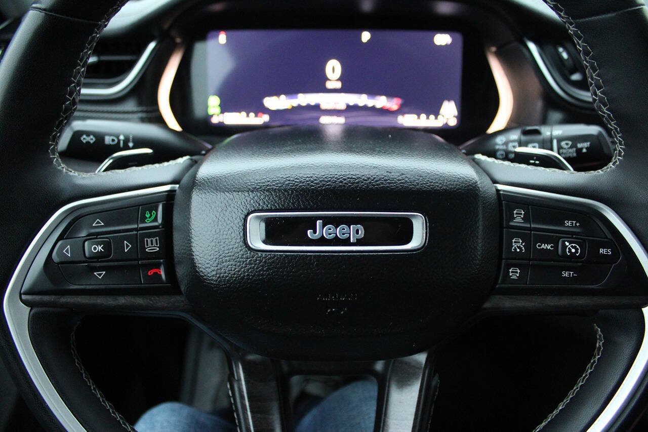 Used 2023 Jeep Grand Cherokee L Limited image 16