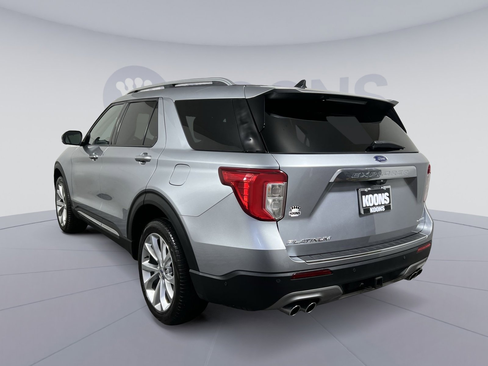 Used 2023 Ford Explorer Platinum w/ Premium Technology Package image 4