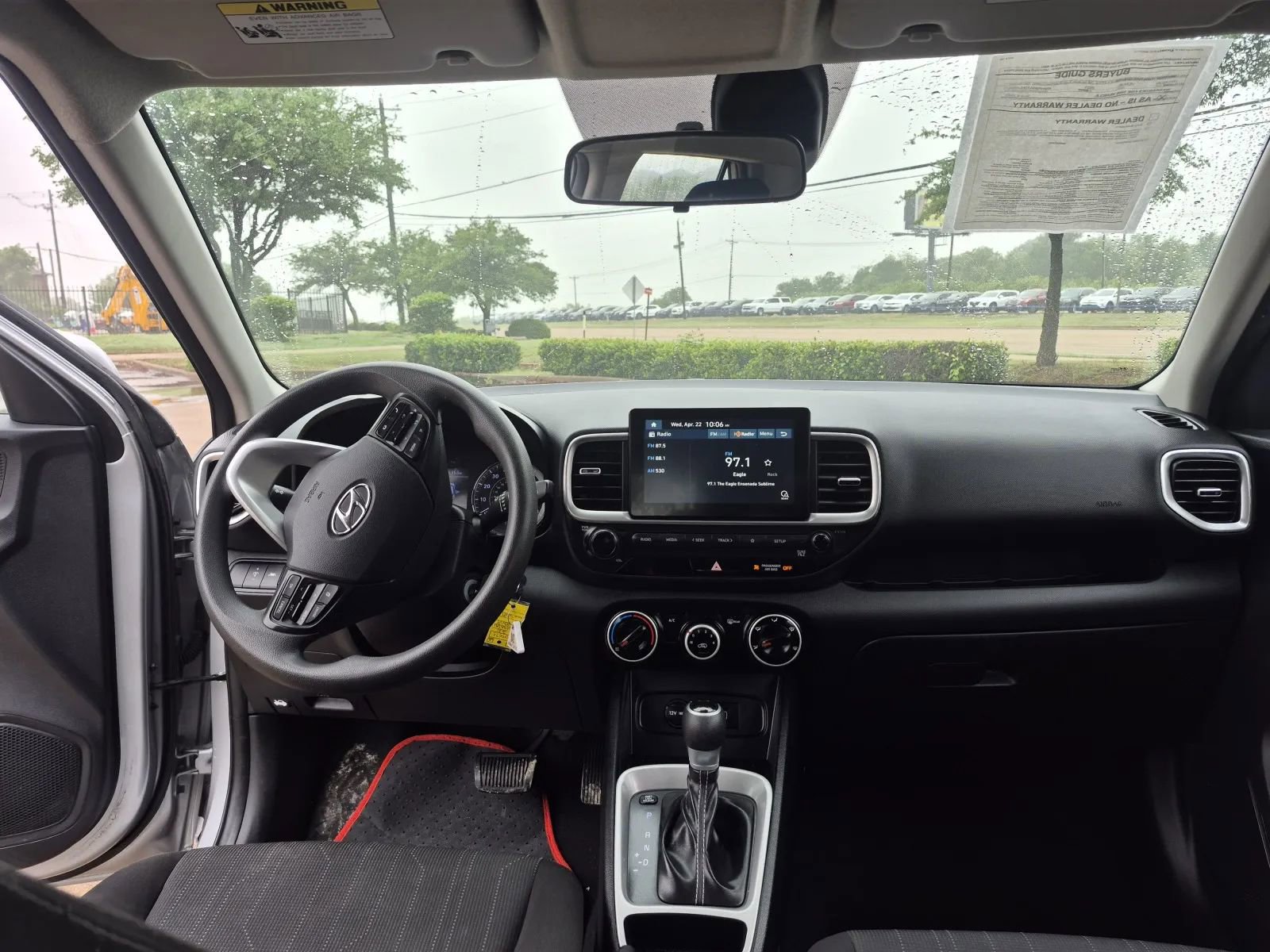 Used 2021 Hyundai Venue SE FWD image 17