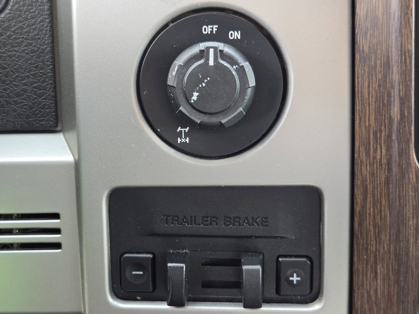 Used 2014 Ford F150 Lariat w/ Equipment Group 501A Mid RWD image 19