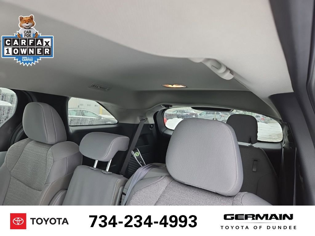 Used 2025 Toyota Sienna LE image 22