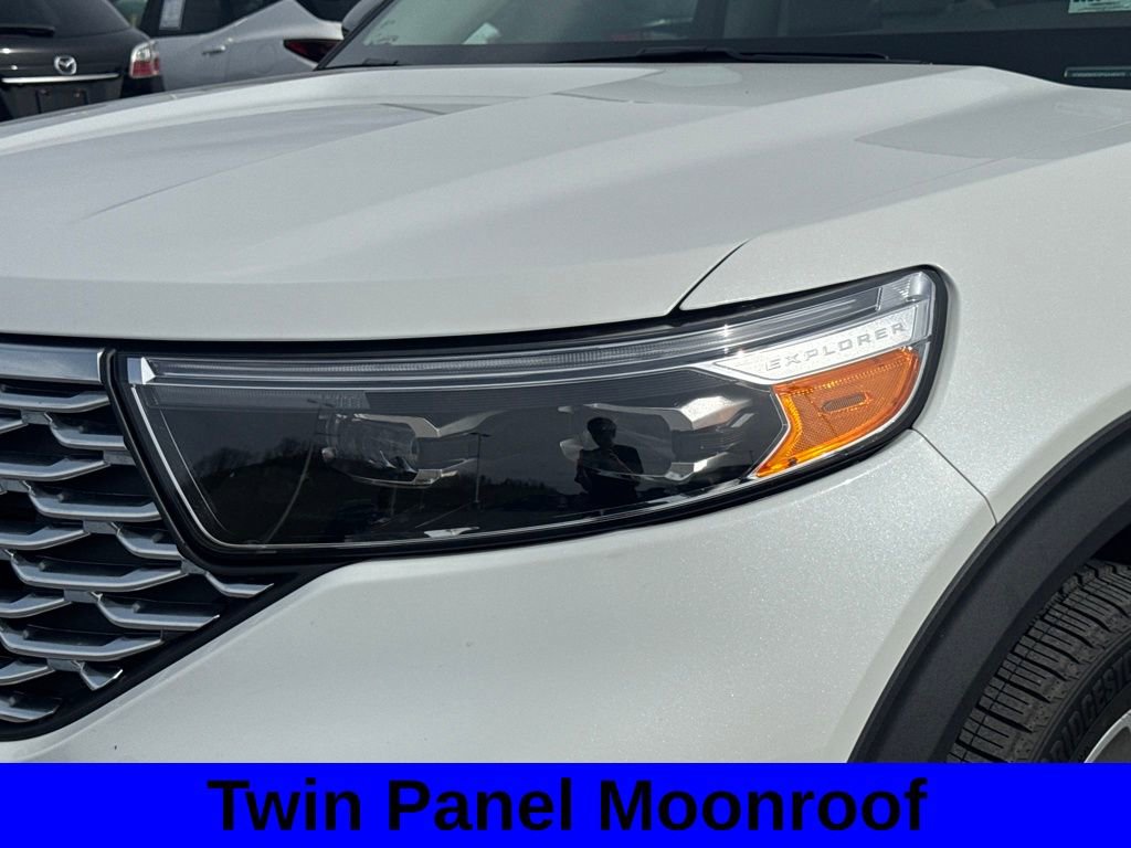 Used 2023 Ford Explorer Platinum w/ Technology Package image 17