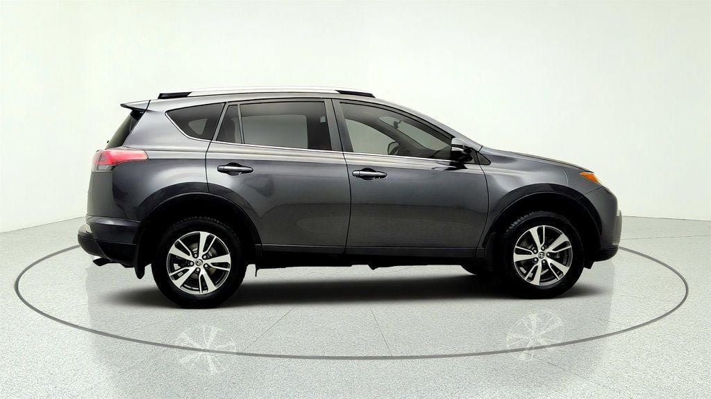 Used 2017 Toyota RAV4 XLE w/ Plus Extra Value Package AWD/4WD image 4