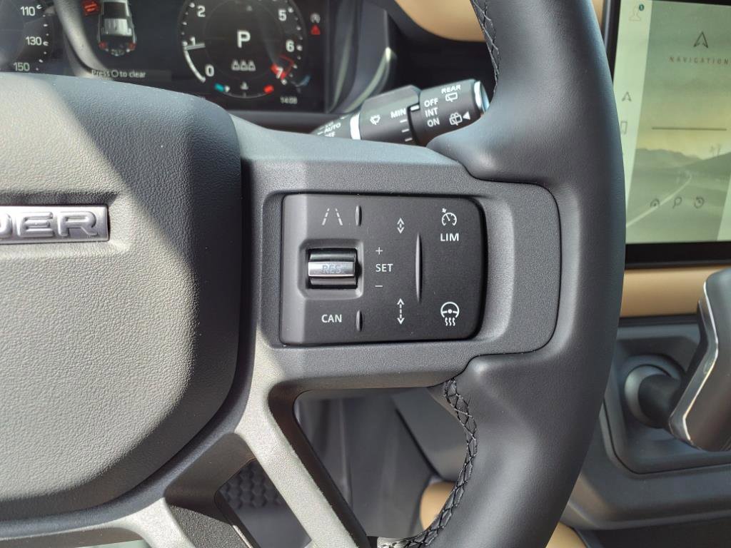 Used 2025 Land Rover Defender 110 S image 17