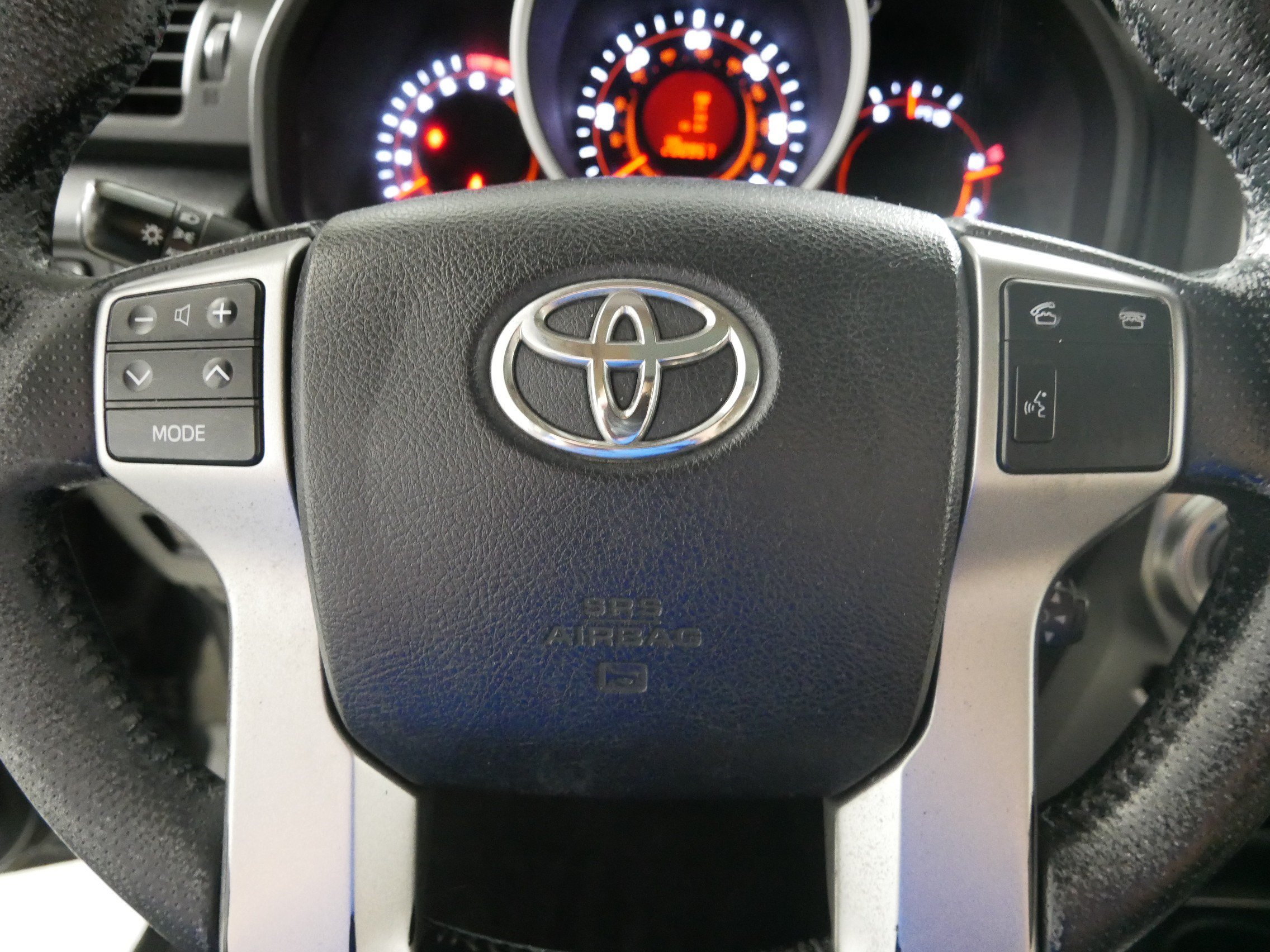 Used 2012 Toyota 4Runner Limited w/ Convenience Pkg AWD/4WD image 25
