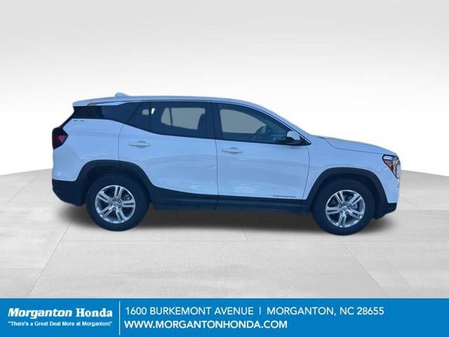 Used 2024 GMC Terrain SLE image 9