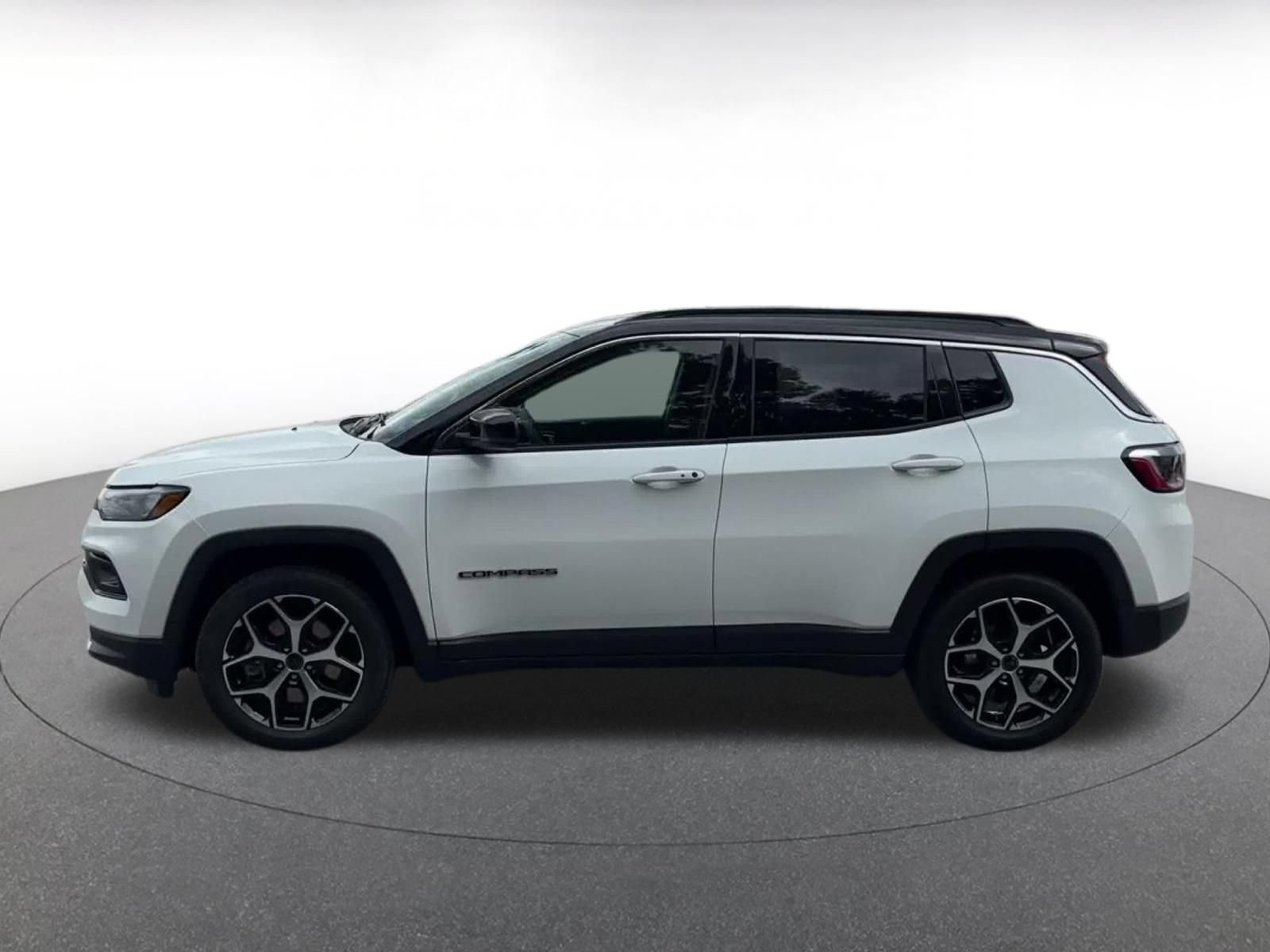 Used 2025 Jeep Compass Limited AWD/4WD image 8
