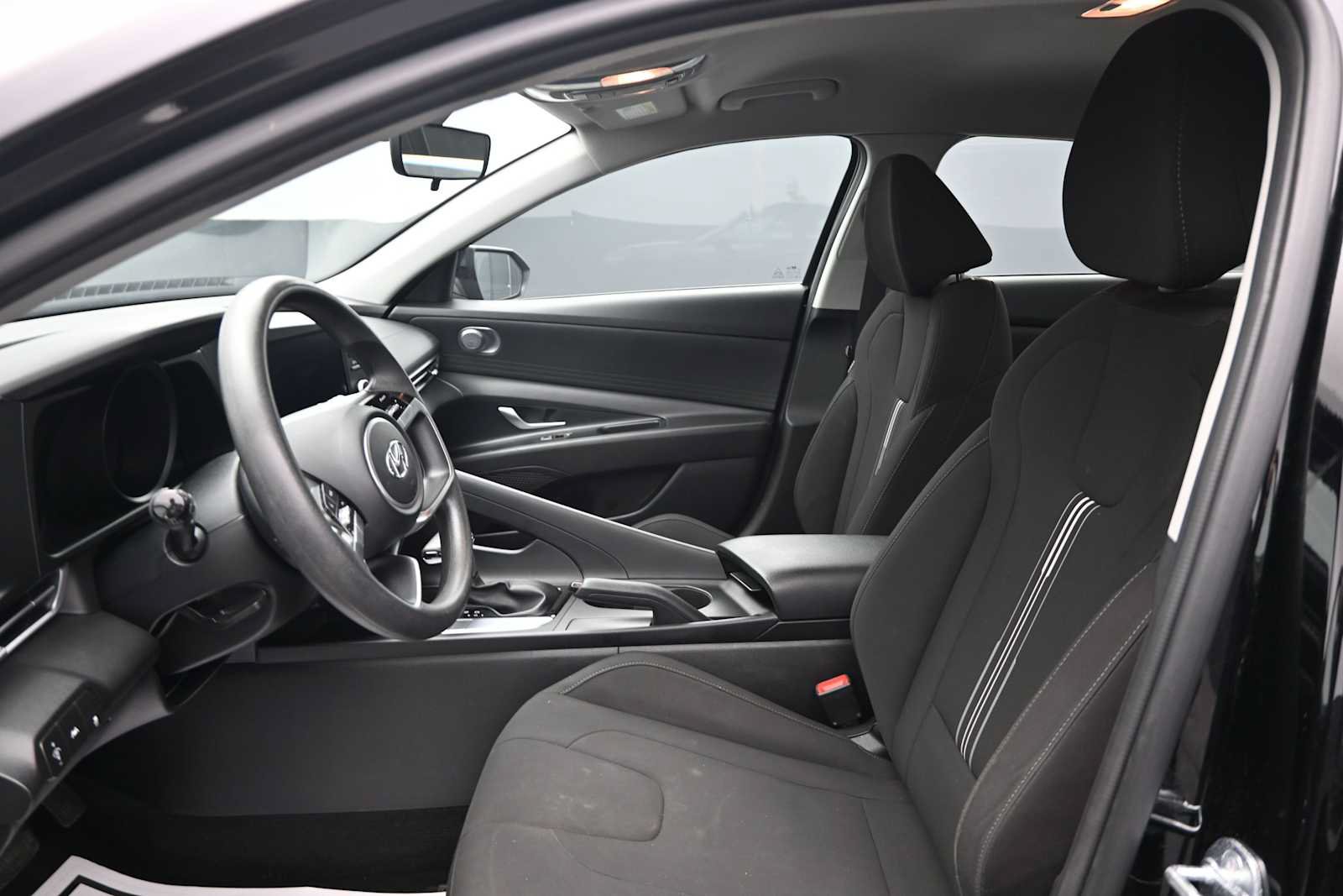 Used 2023 Hyundai Elantra SEL FWD image 13