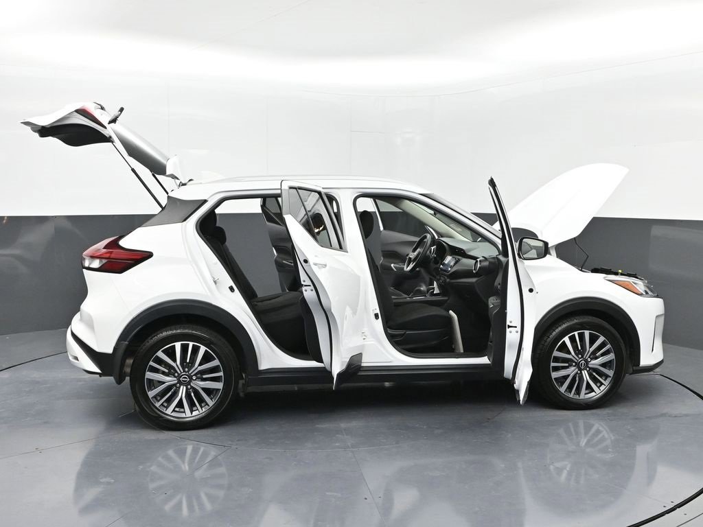 Used 2022 Nissan Kicks SV image 52