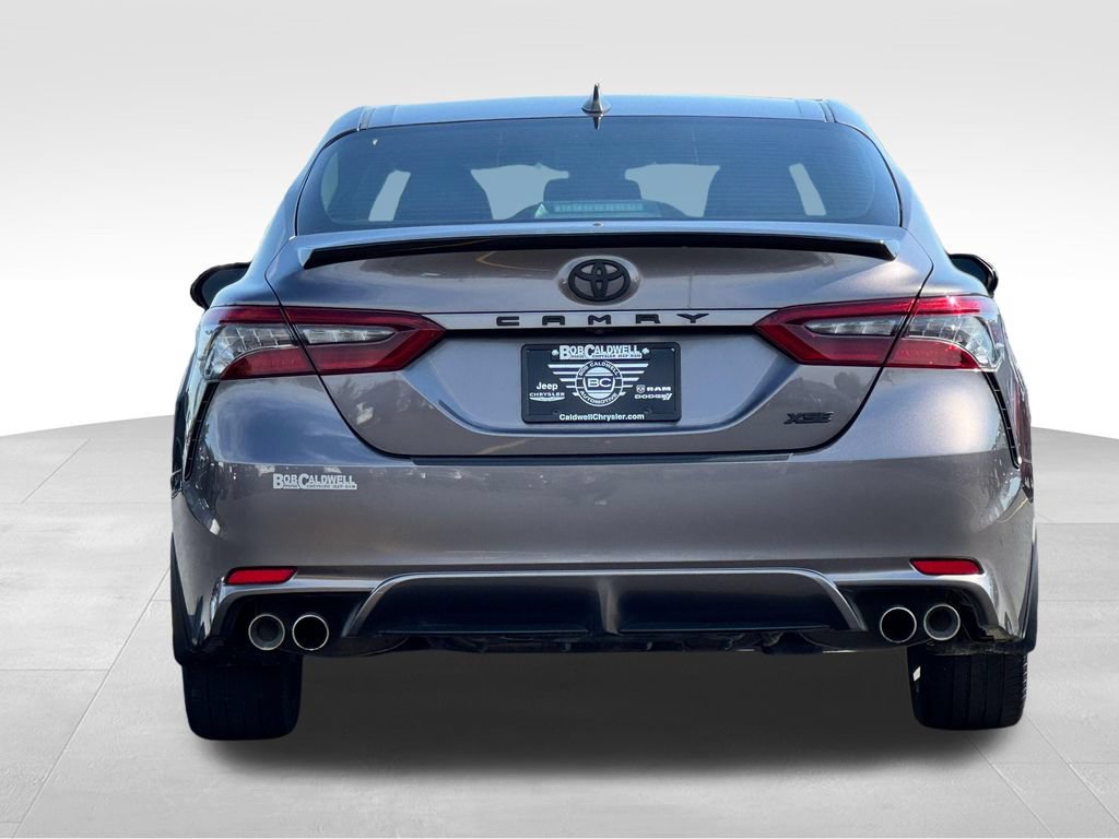 Used 2022 Toyota Camry XSE FWD image 6