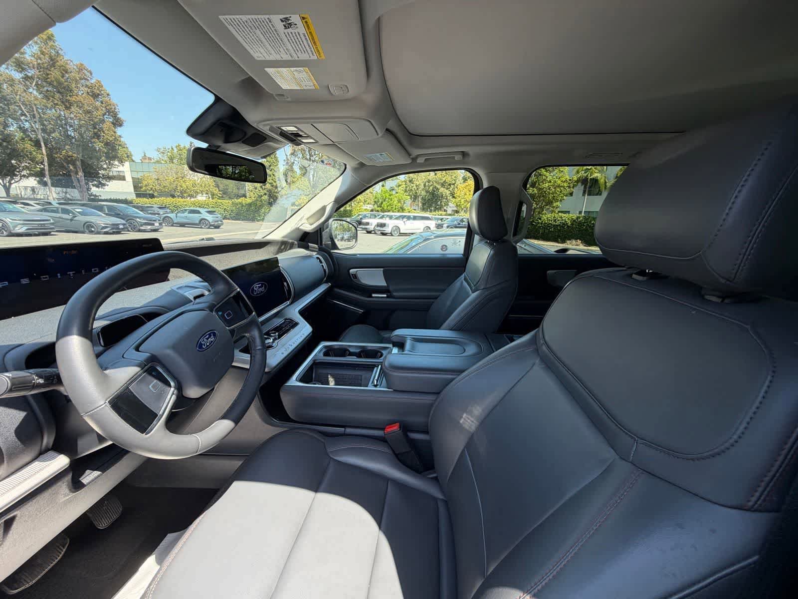 Used 2025 Ford Expedition Max Active AWD/4WD image 7
