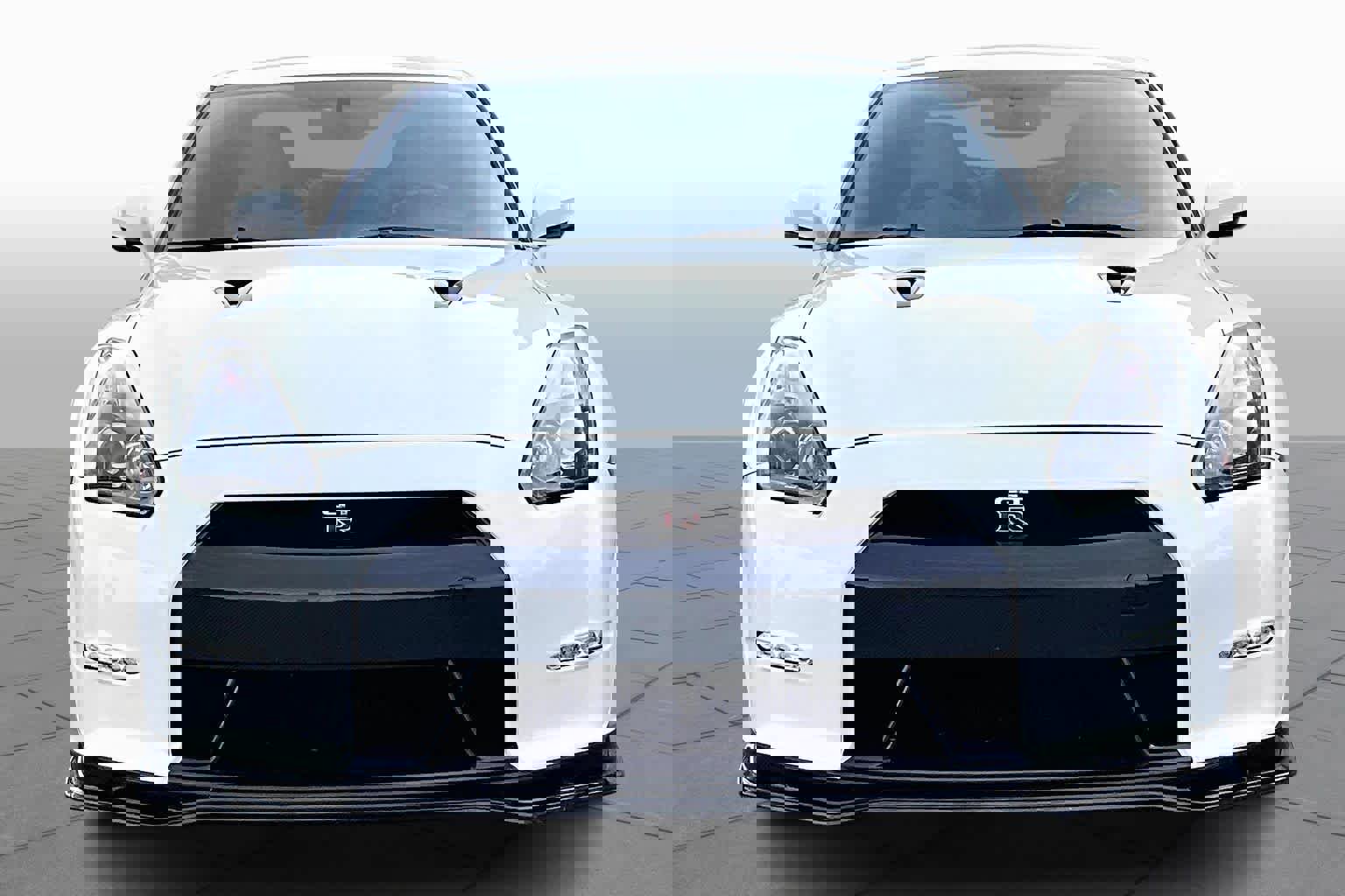 Used 2010 Nissan GT-R Premium image 3