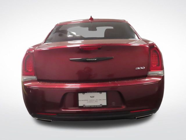 Used 2019 Chrysler 300 Touring w/ Sport Appearance Package image 4
