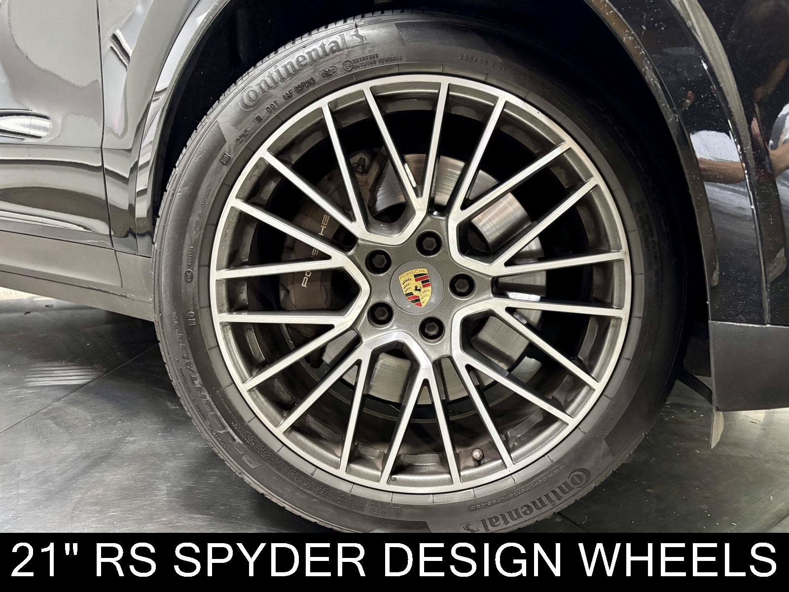 Used 2023 Porsche Cayenne AWD/4WD image 12