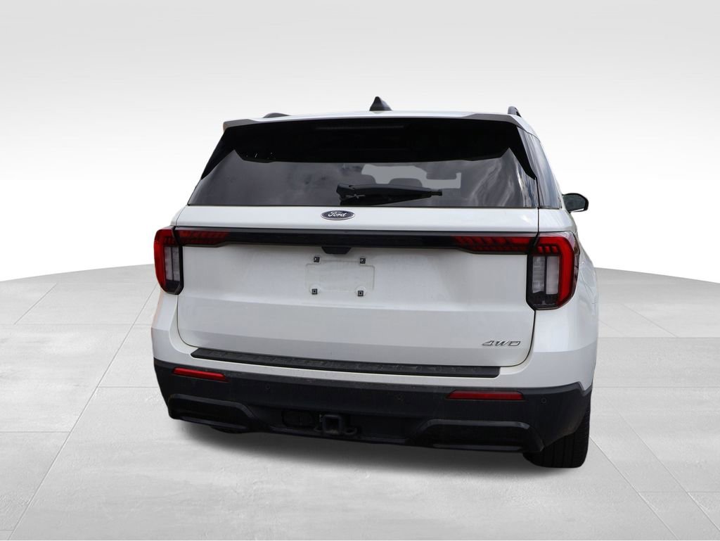 Used 2025 Ford Explorer ST-Line w/ ST-Line Street Pack image 16