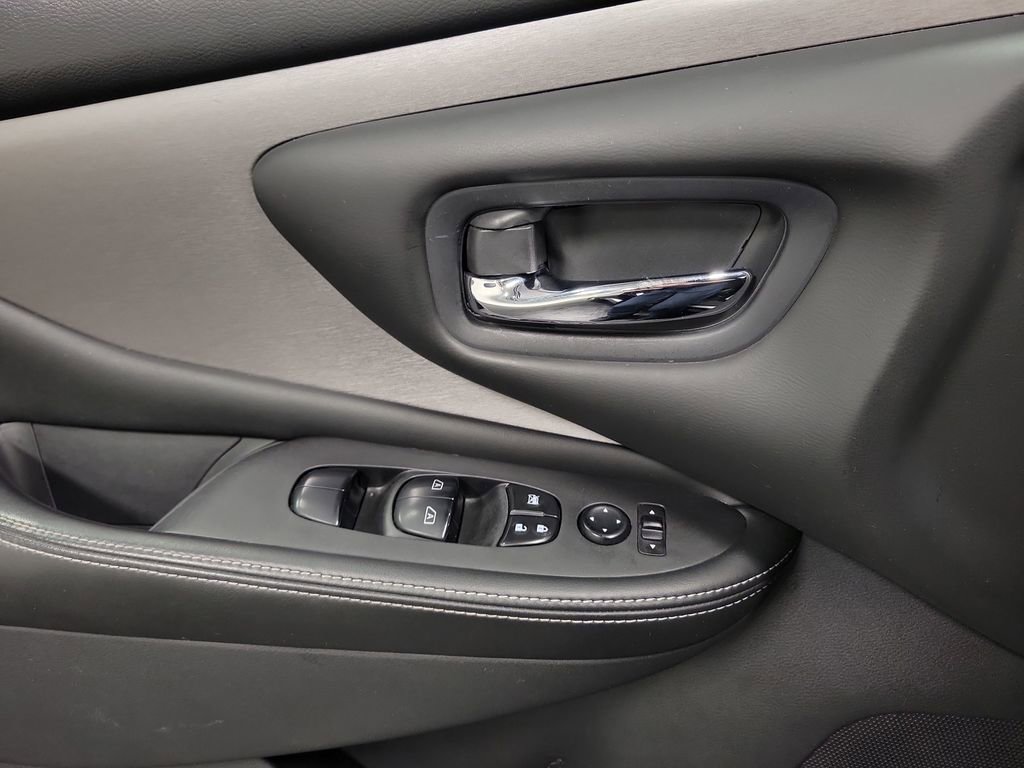 Used 2021 Nissan Murano SV image 18